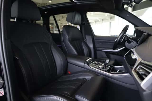 BMW X5 (2022) thumbnail 9