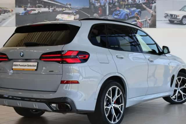 BMW X5 (2025) thumbnail 2