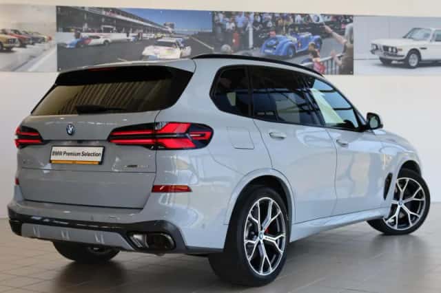 BMW X5 (2025) thumbnail 2