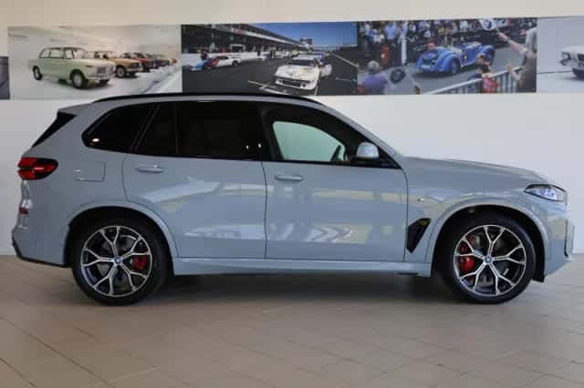 BMW X5 (2025) thumbnail 3