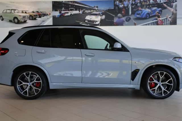 BMW X5 (2025) thumbnail 3