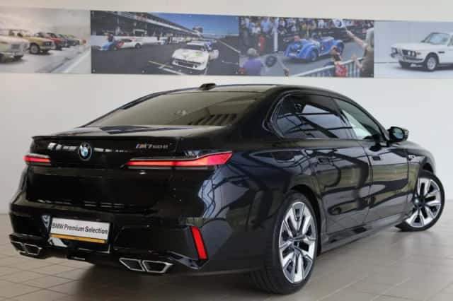 BMW 7-Serie (2025) thumbnail 2