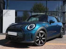 MINI Cabrio Cooper (2023) thumbnail 2