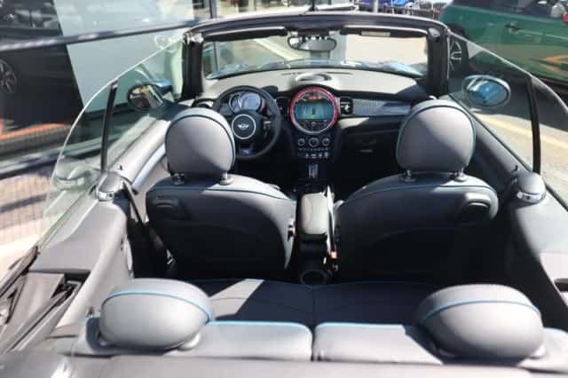 MINI Cabrio Cooper (2023) thumbnail 24