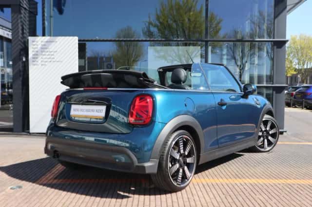 MINI Cabrio Cooper (2023) thumbnail 4