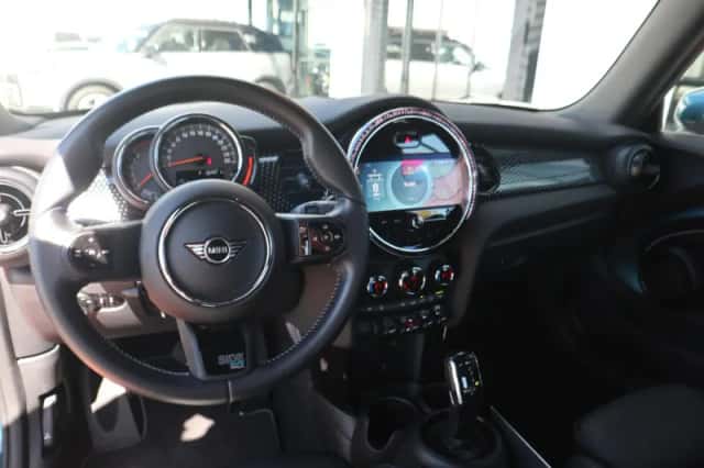 MINI Cabrio Cooper (2023) thumbnail 8