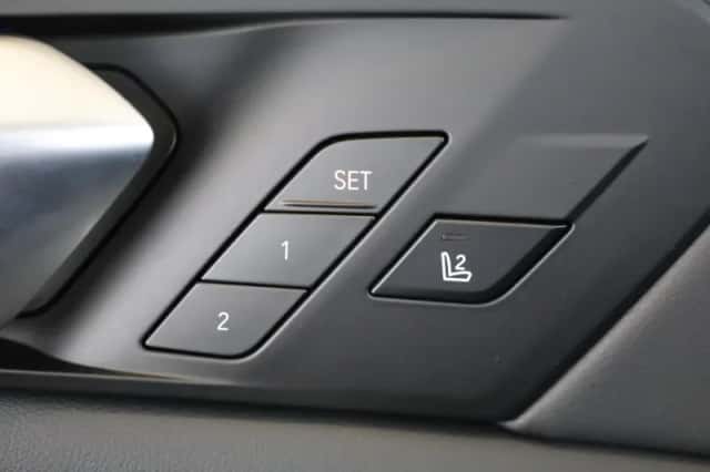 BMW X5 (2025) thumbnail 24