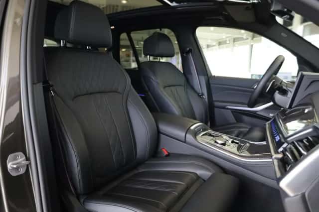 BMW X5 (2025) thumbnail 9