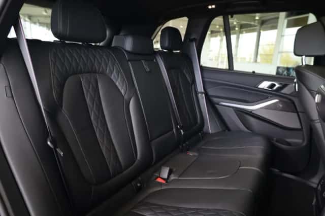 BMW X5 (2025) thumbnail 10
