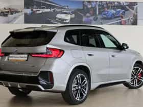 BMW iX1 (2026) thumbnail 2