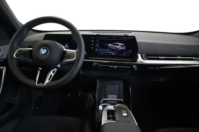 BMW iX1 (2026) thumbnail 11