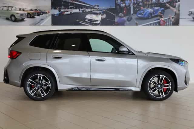 BMW iX1 (2026) thumbnail 3