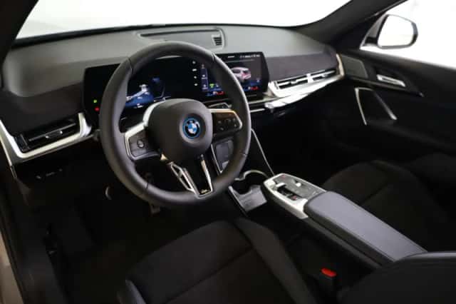 BMW iX1 (2026) thumbnail 8