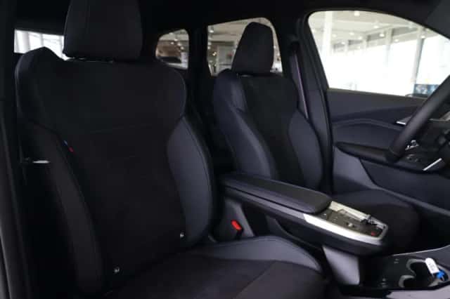 BMW iX1 (2026) thumbnail 9