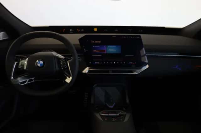 BMW iX3 (2026) thumbnail 11