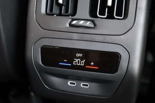 BMW iX3 (2026) thumbnail 27