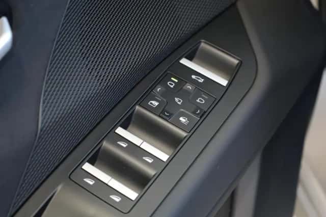 BMW iX3 (2026) thumbnail 29