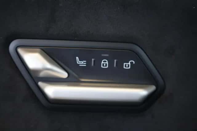 BMW iX3 (2026) thumbnail 30