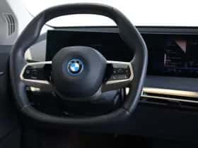 BMW iX (2024) thumbnail 11