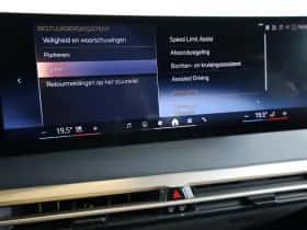 BMW iX (2024) thumbnail 18