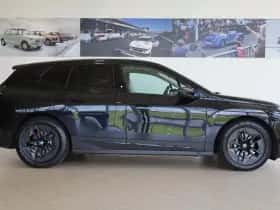 BMW iX (2024) thumbnail 3