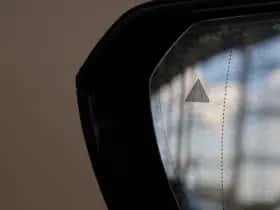 BMW iX (2024) thumbnail 30