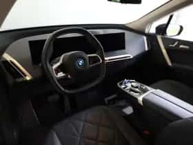 BMW iX (2024) thumbnail 7