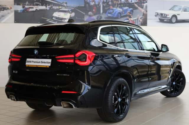 BMW X3 (2022) thumbnail 2