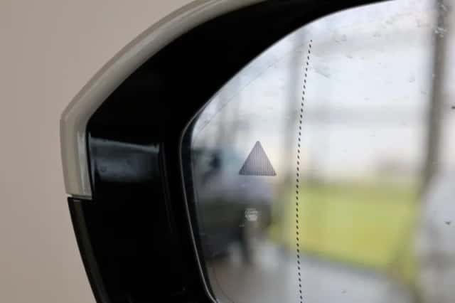 BMW X3 (2026) thumbnail 32