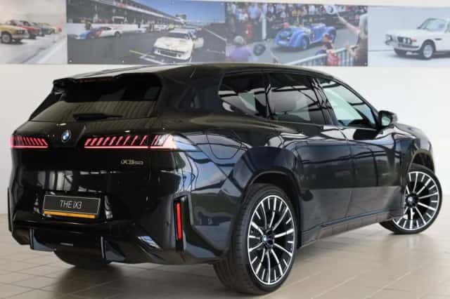 BMW iX3 (2026) thumbnail 2