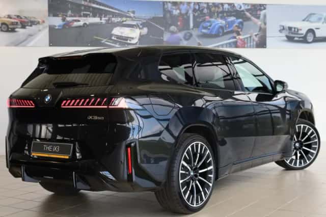 BMW iX3 (2026) thumbnail 2