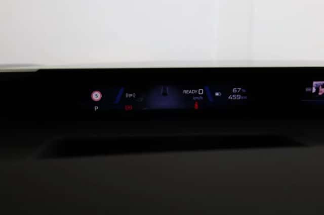 BMW iX3 (2026) thumbnail 12