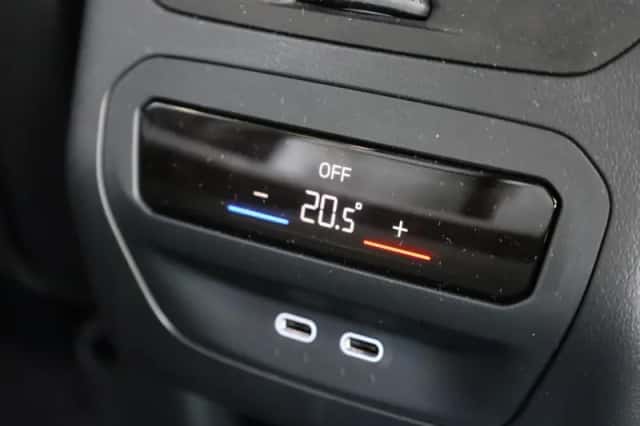 BMW iX3 (2026) thumbnail 26