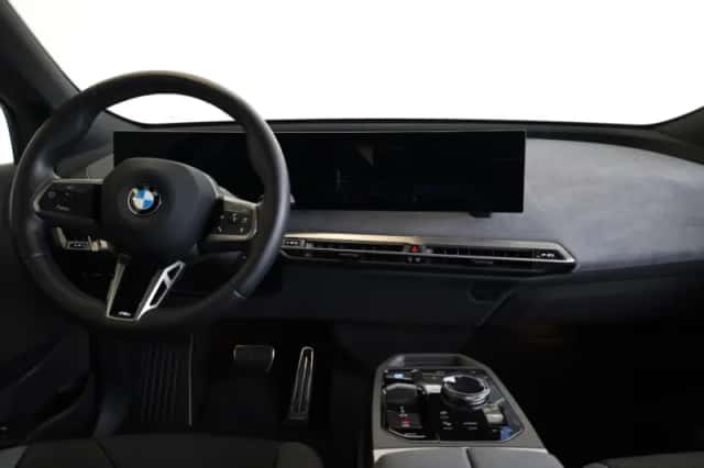 BMW iX (2025) thumbnail 11