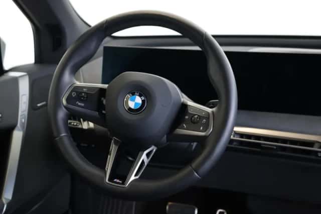 BMW iX (2025) thumbnail 12