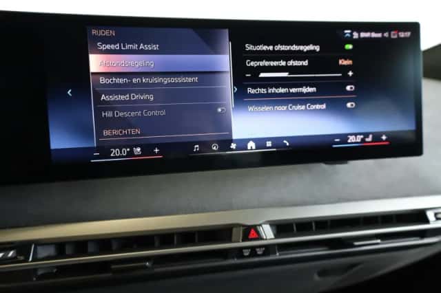 BMW iX (2025) thumbnail 17
