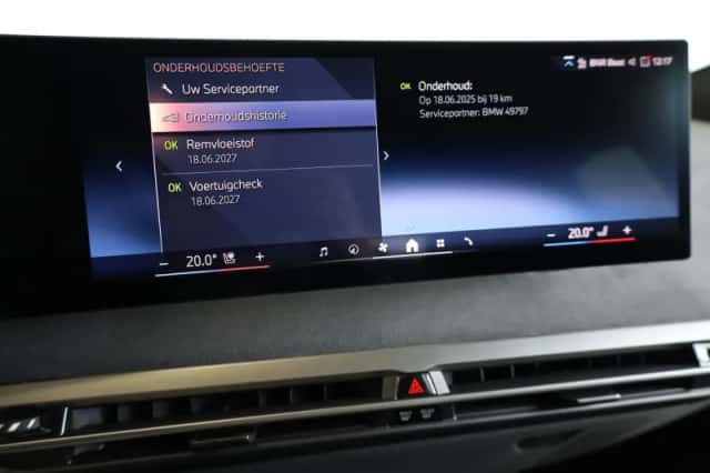 BMW iX (2025) thumbnail 18