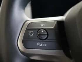 BMW iX (2025) thumbnail 24
