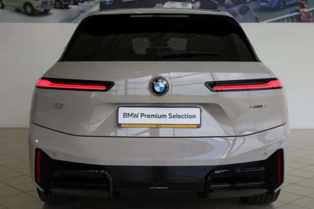 BMW iX (2025) thumbnail 6