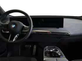 BMW iX (2025) thumbnail 10