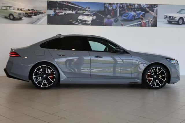 BMW M5 (2025) thumbnail 3