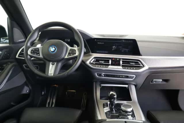 BMW X5 (2023) thumbnail 11