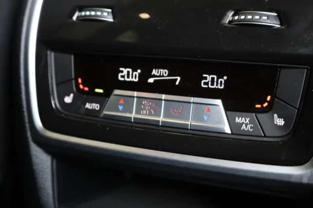 BMW X5 (2023) thumbnail 23