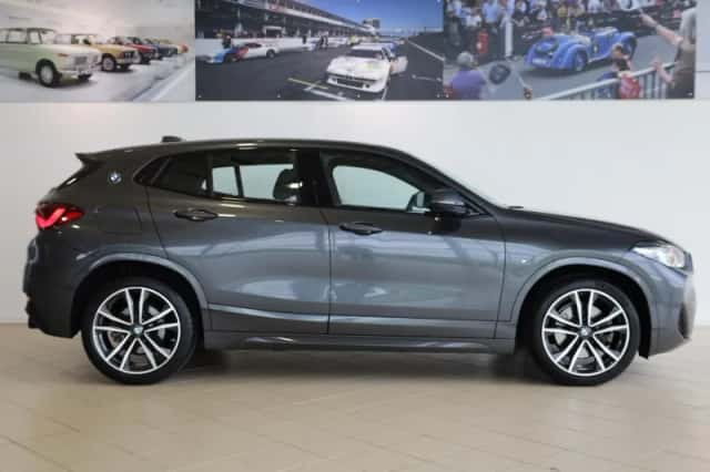 BMW X2 (2021) thumbnail 3