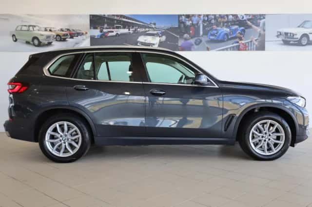 BMW X5 (2021) thumbnail 3