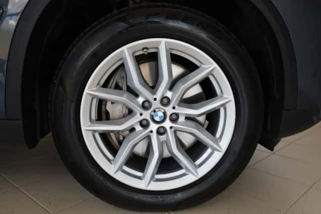 BMW X5 (2021) thumbnail 7