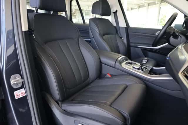 BMW X5 (2021) thumbnail 9