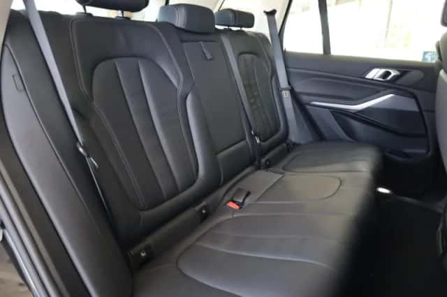 BMW X5 (2021) thumbnail 10