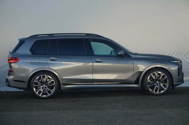 BMW X7 (2026) thumbnail 3