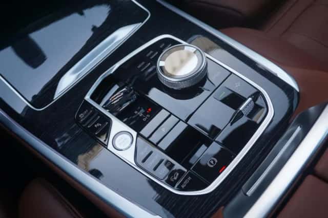 BMW X7 (2026) thumbnail 23